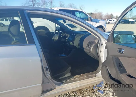 2010 Nissan Altima 2.5 S z USA, uszkodzony, nr VIN 1N4AL2AP1AC193817